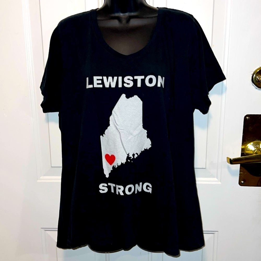 ❤️ BLACK COTTON “LEWISTON STRONG” V-NECK SHORT SLEEVE MAINE T-SHIRT Women’s XXL